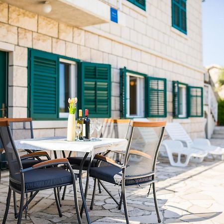 Apartment Kneze Račišće 外观 照片