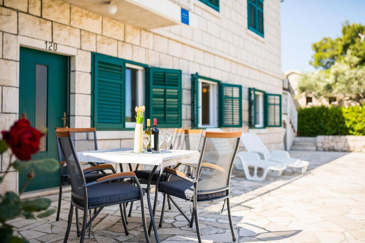 Apartment Kneze Račišće 外观 照片