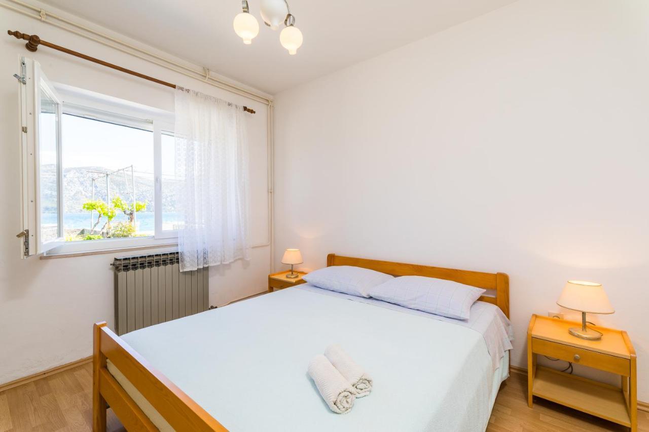 Apartment Kneze Račišće 外观 照片