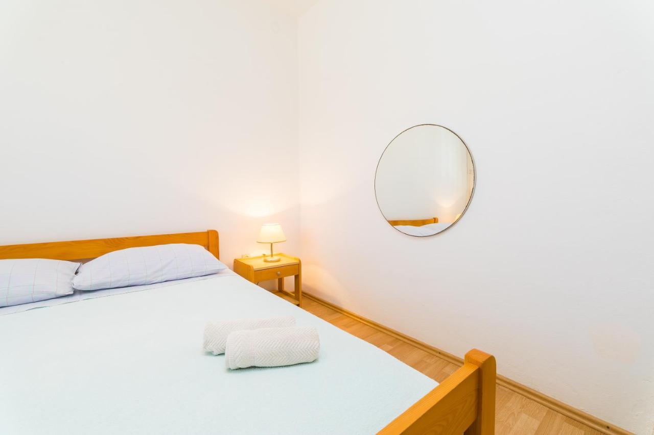 Apartment Kneze Račišće 外观 照片