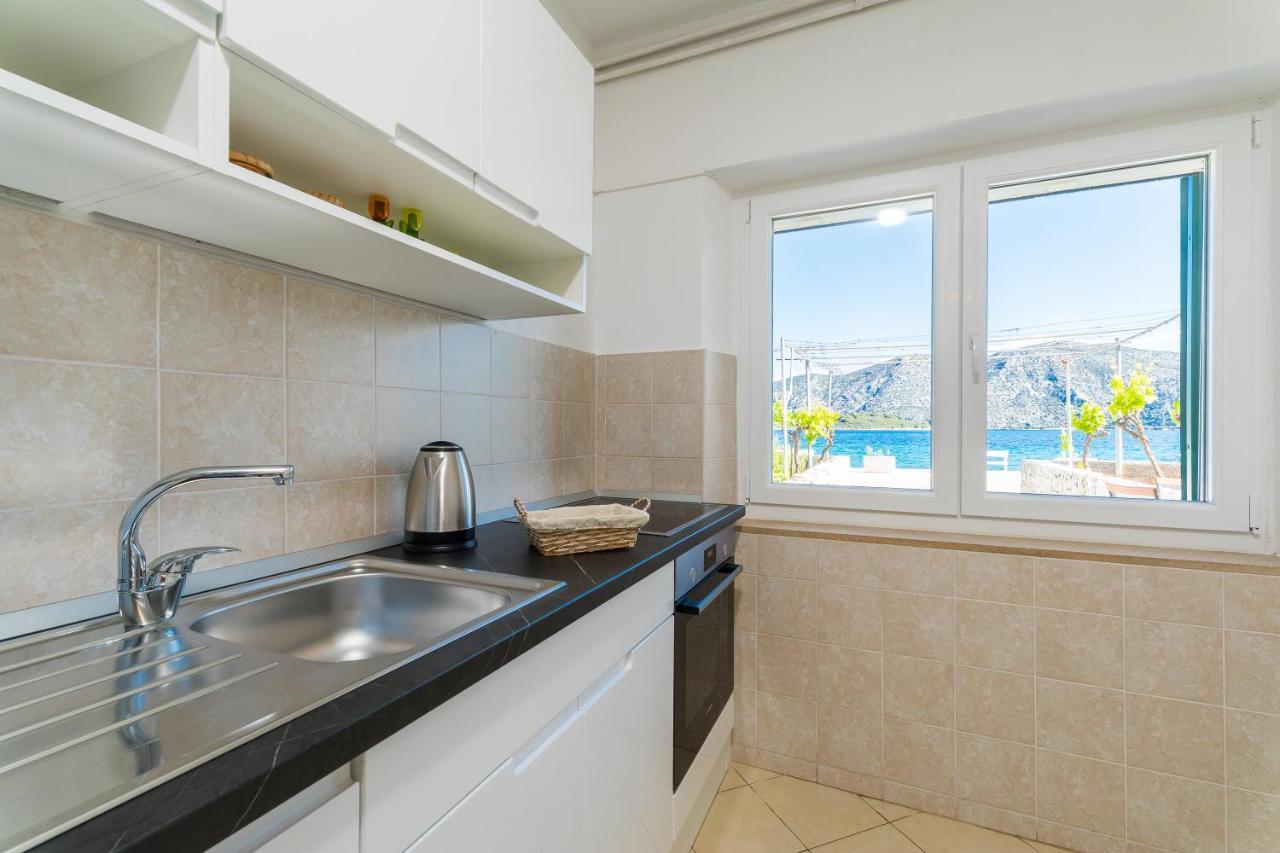 Apartment Kneze Račišće 外观 照片