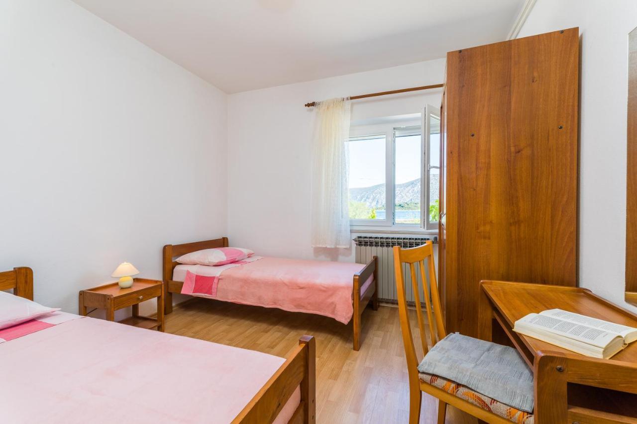 Apartment Kneze Račišće 外观 照片