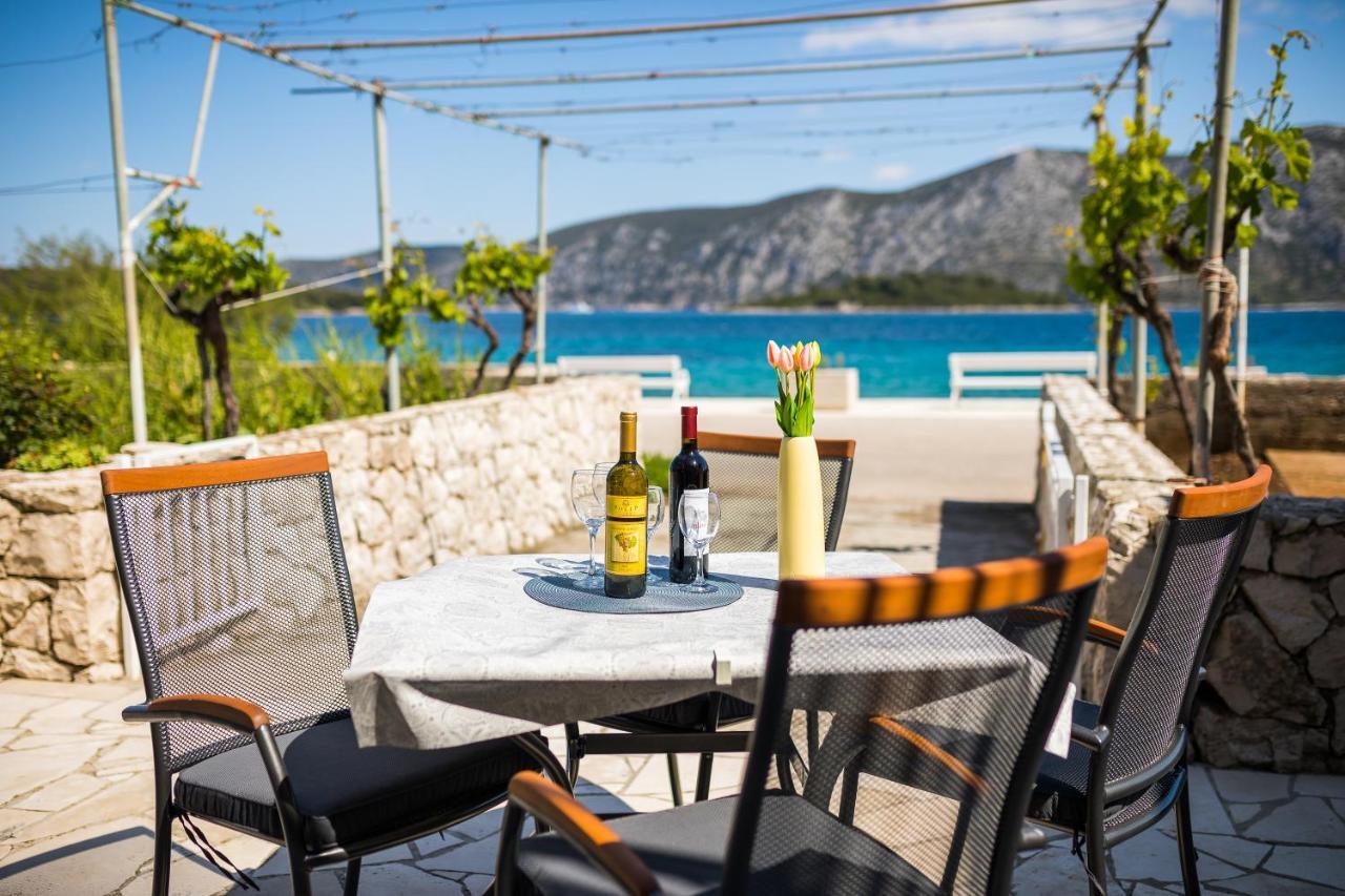 Apartment Kneze Račišće 外观 照片