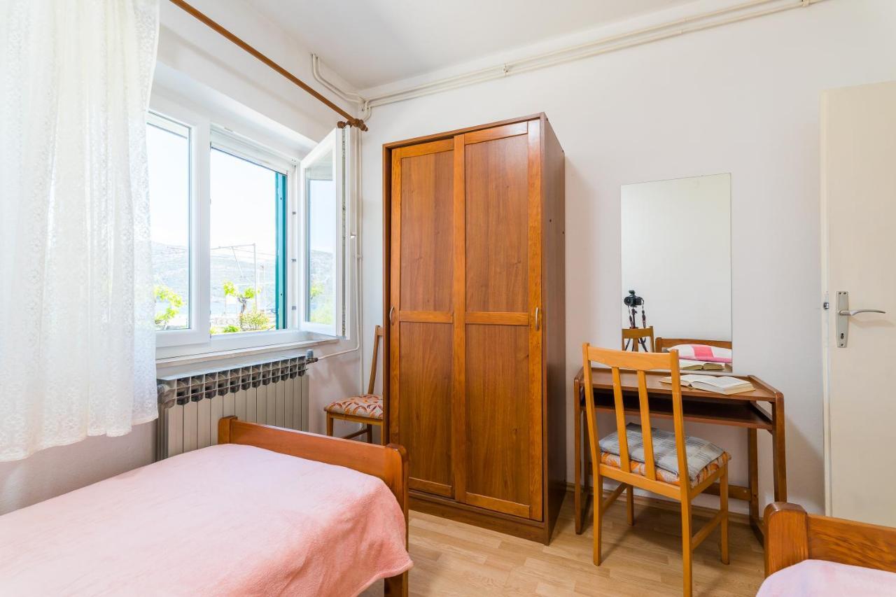 Apartment Kneze Račišće 外观 照片