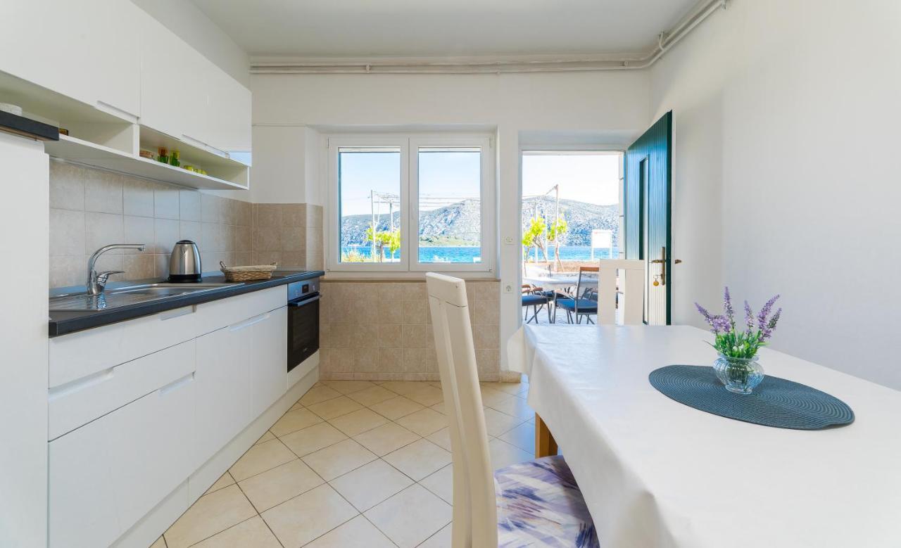 Apartment Kneze Račišće 外观 照片